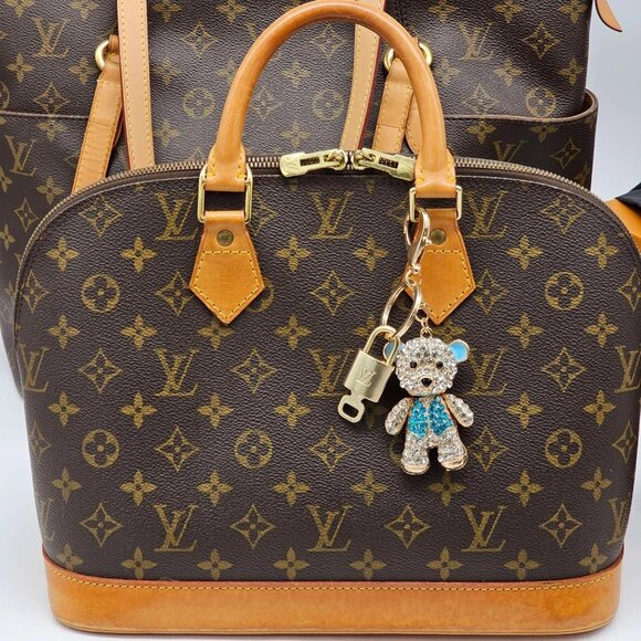 Authentic Louis Vuitton Lock & Key with unbranded Rhinstone Bear Bagcharm - Picture 7 of 7